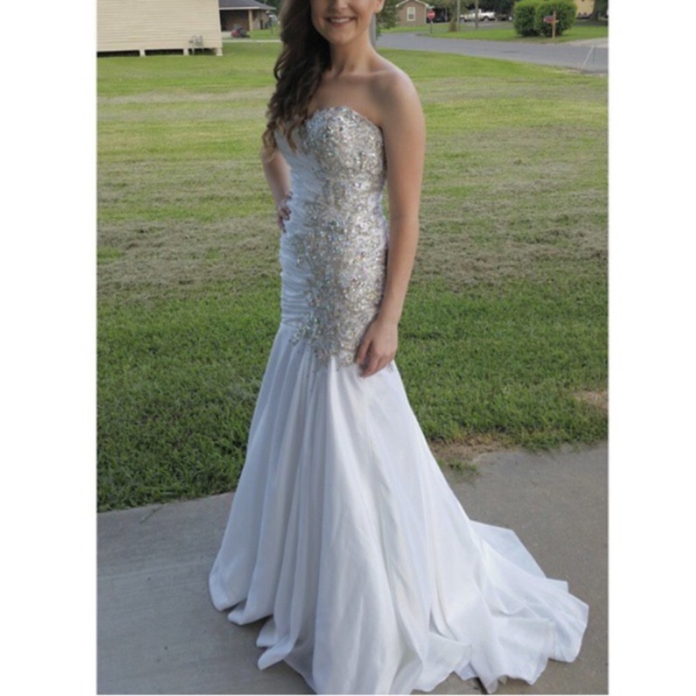 Tony Bowls white formal dress size 2
